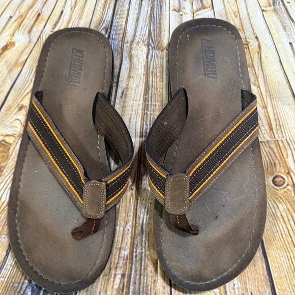 Khombu Brown and Yellow Men's Size 11 Flip-Flops - Picture 1 of 2